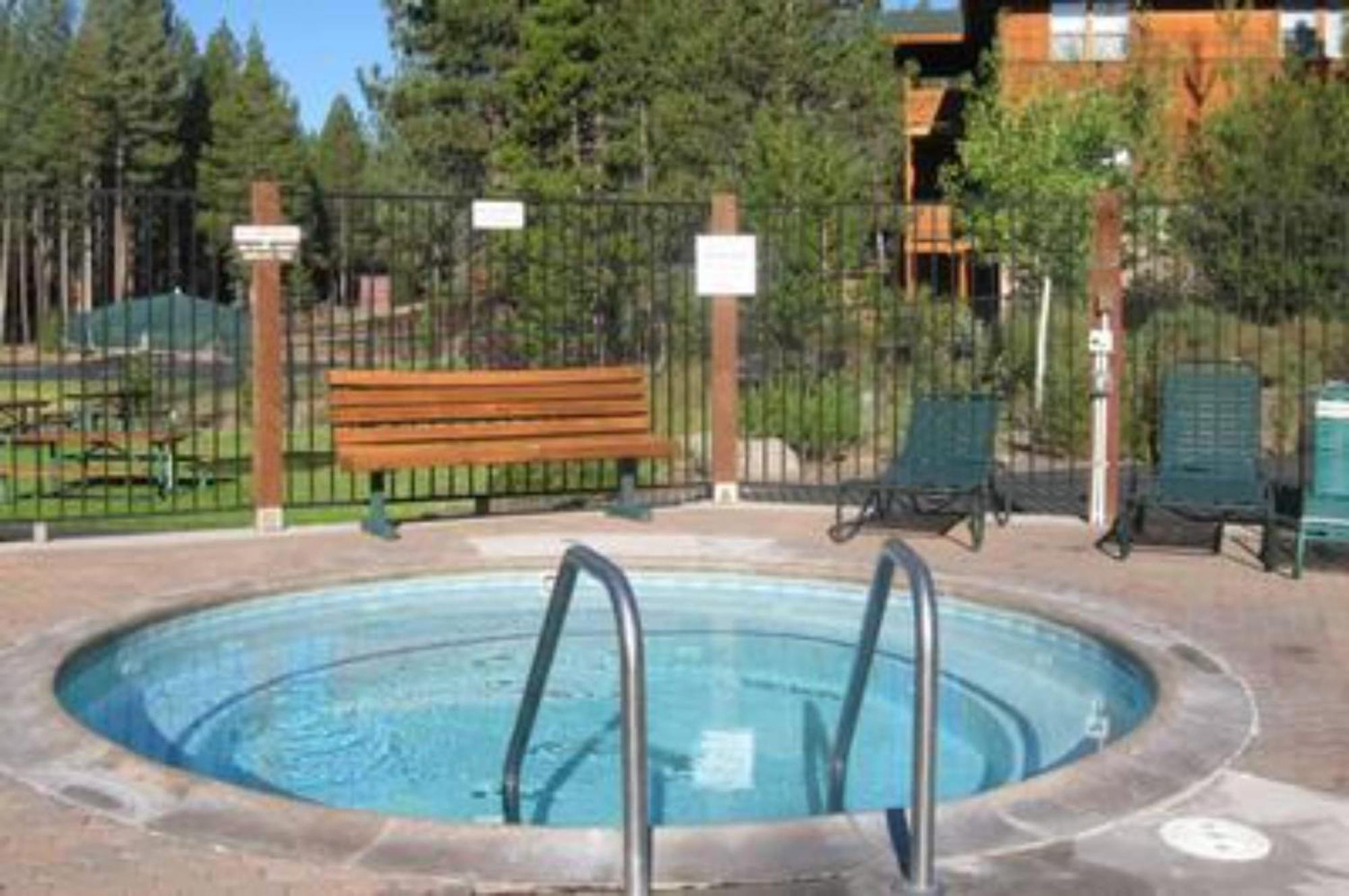 Moosetrack By Avantstay Cozy Cabin In The Of Tahoe Donner W Hot Tub Truckee Exteriör bild